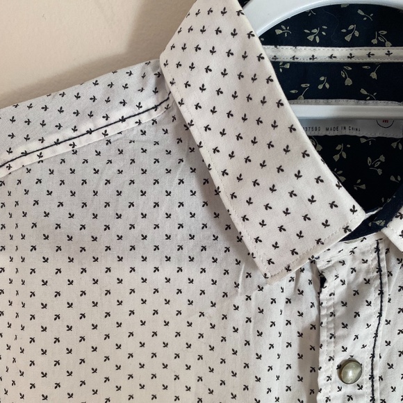 Level Ten Dress Shirt (white/navy, medium) - Picture 2 of 2
